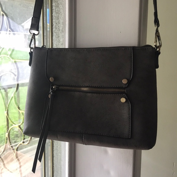 Handbags - Gray crossbody purse 🌵🌵 SALE